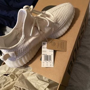 White Yeezy 350 V2